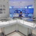 Do Jewelry Stores in Westchester County, New York Have Showrooms to View Items Before Buying?